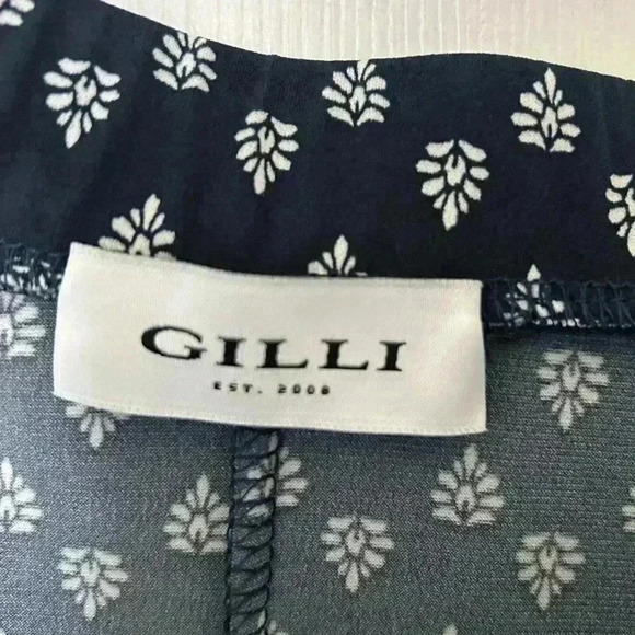 Gilli flowy navy and white patterned skirt. Size XXL. Like new. - Picture 4 of 5